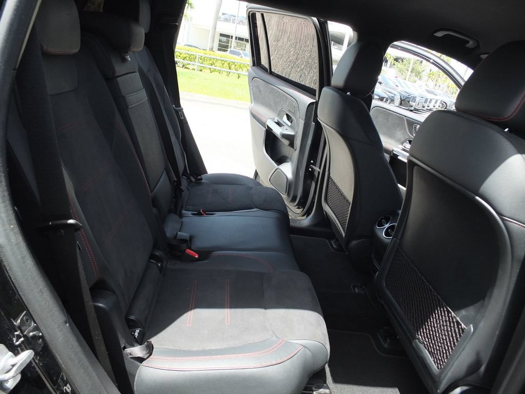Used 2024 Mercedes-Benz EQB 300 4MATIC image 19