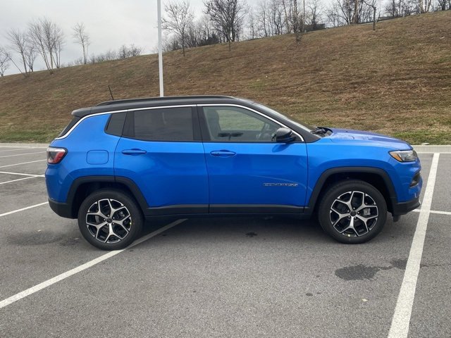 New 2026 Jeep Compass Limited image 9