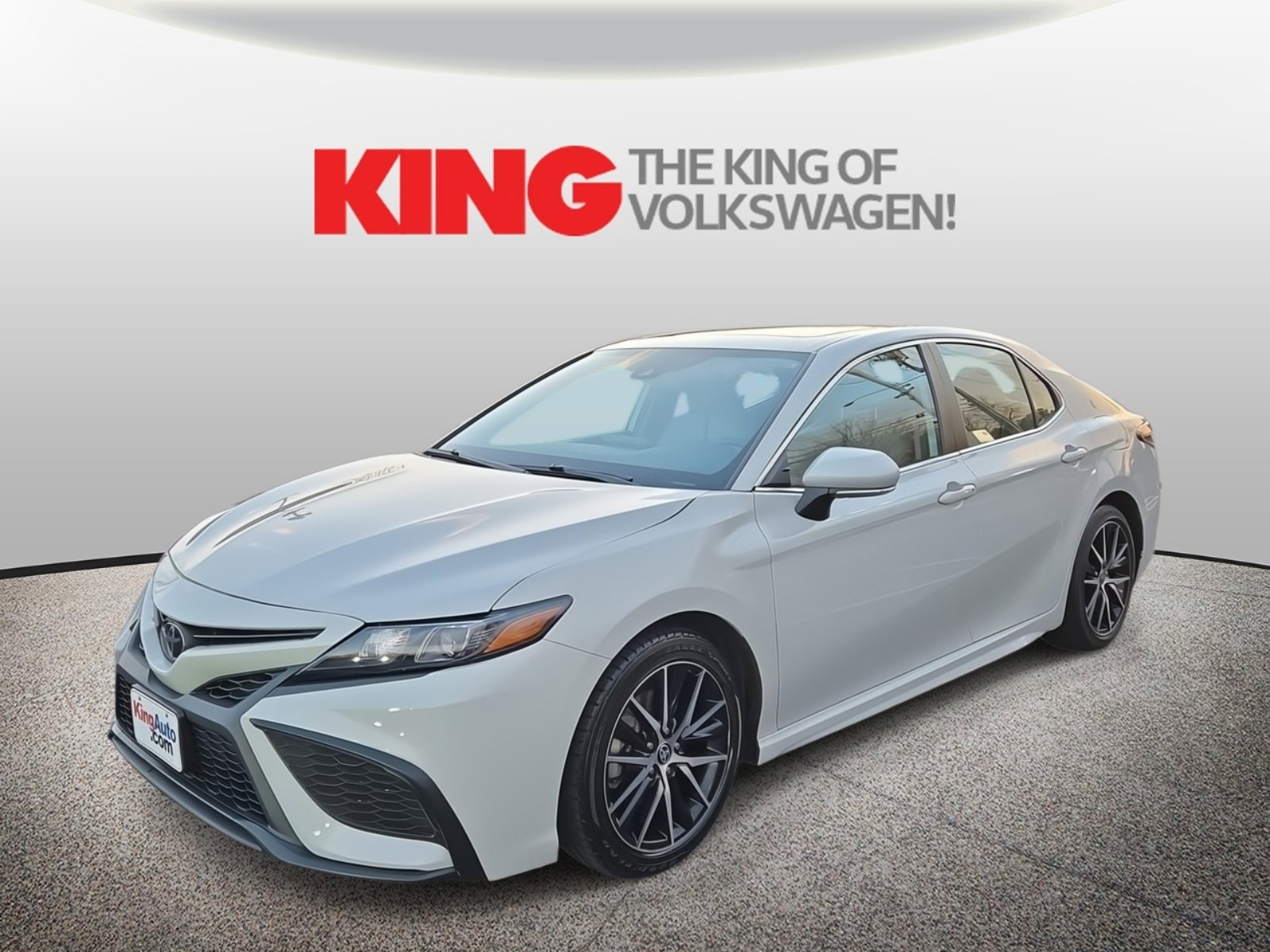 Used 2023 Toyota Camry SE image 8