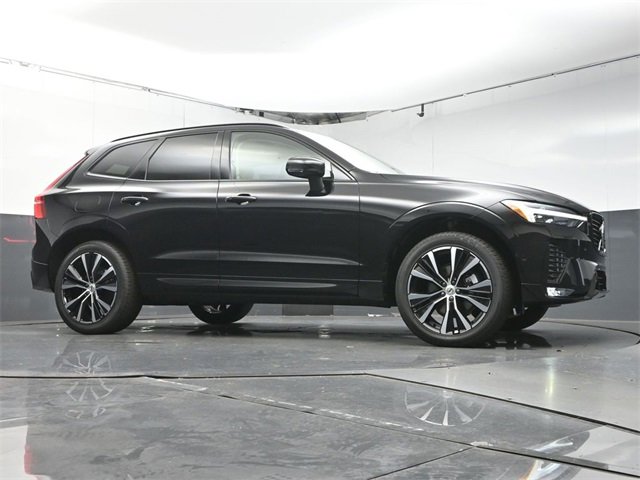 Used 2025 Volvo XC60 B5 Plus w/ Protection Package Premier image 32