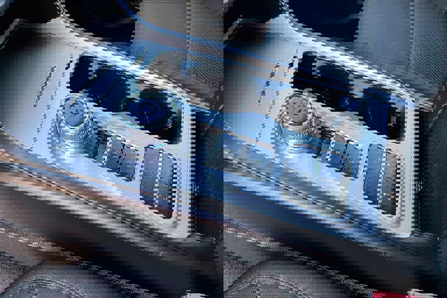 Used 2023 Ford Explorer XLT image 16