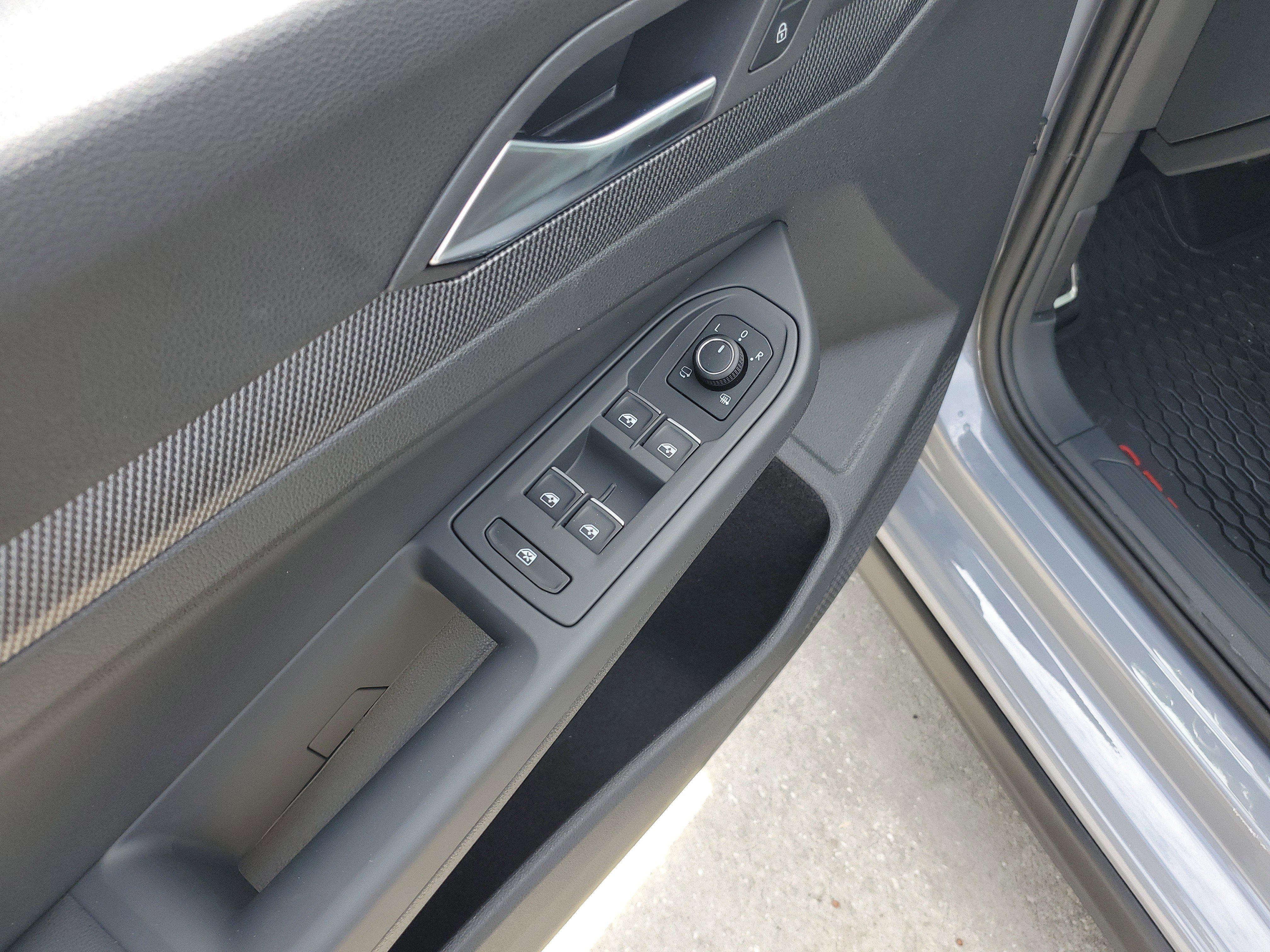 New 2025 Volkswagen GTI SE image 12