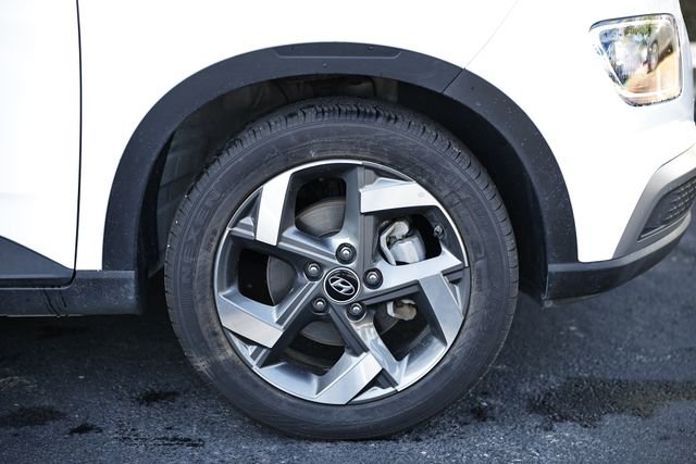Used 2025 Hyundai Venue SEL FWD image 5