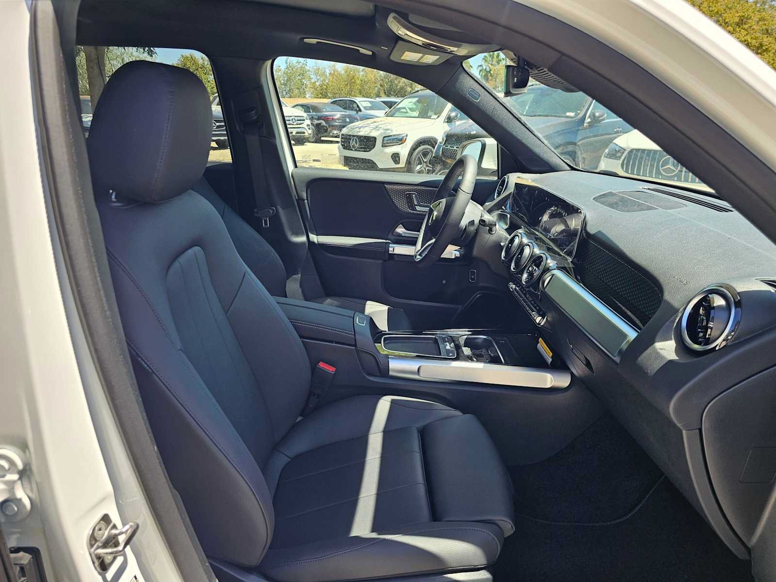 New 2026 Mercedes-Benz GLB 250 image 10