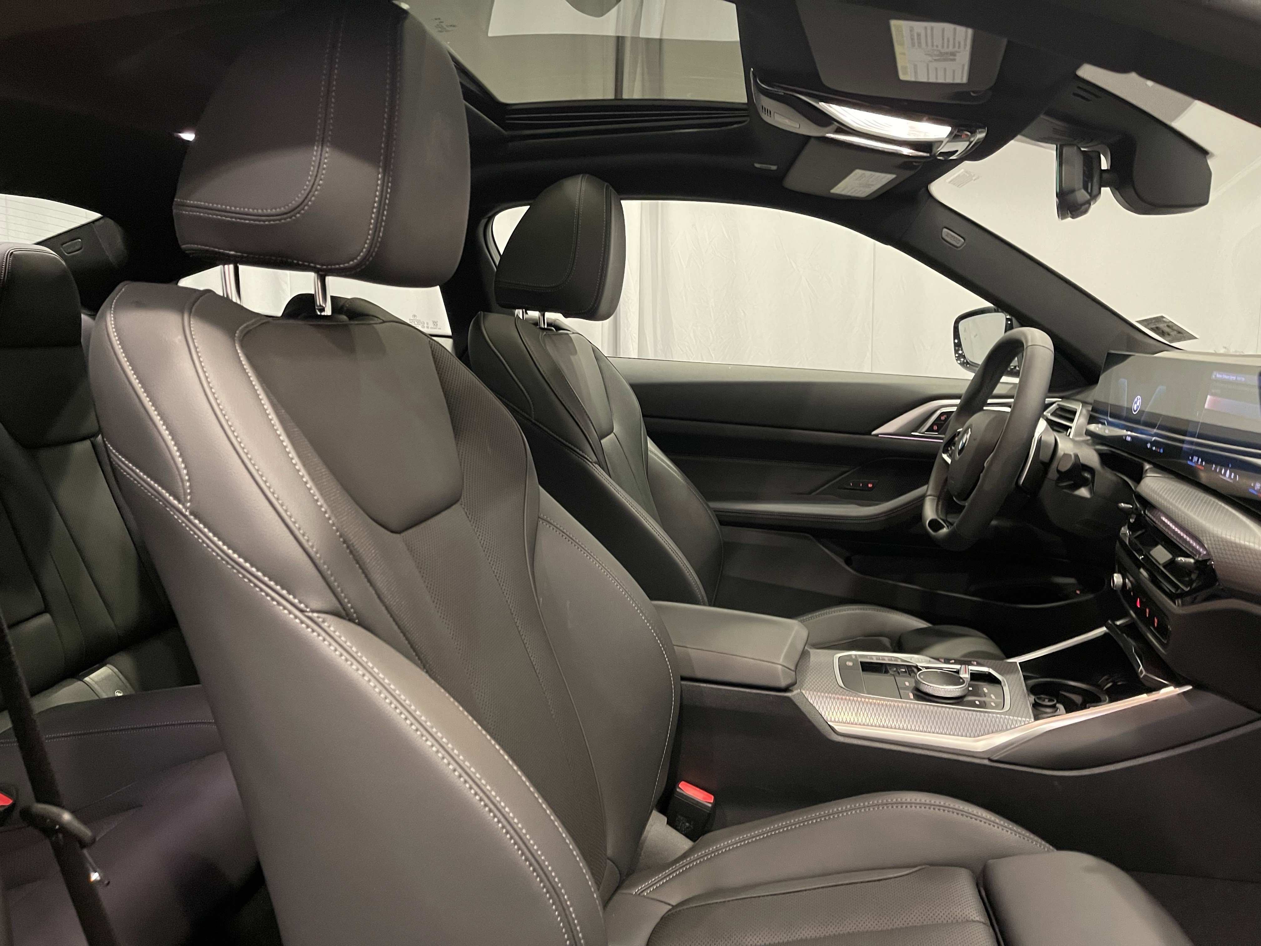 Used 2025 BMW 430i xDrive Coupe w/ Premium Package image 15