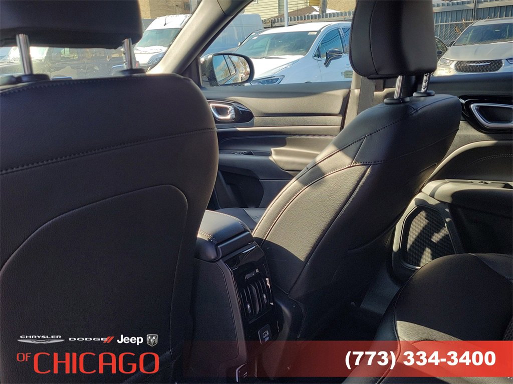 New 2026 Jeep Compass Latitude image 11