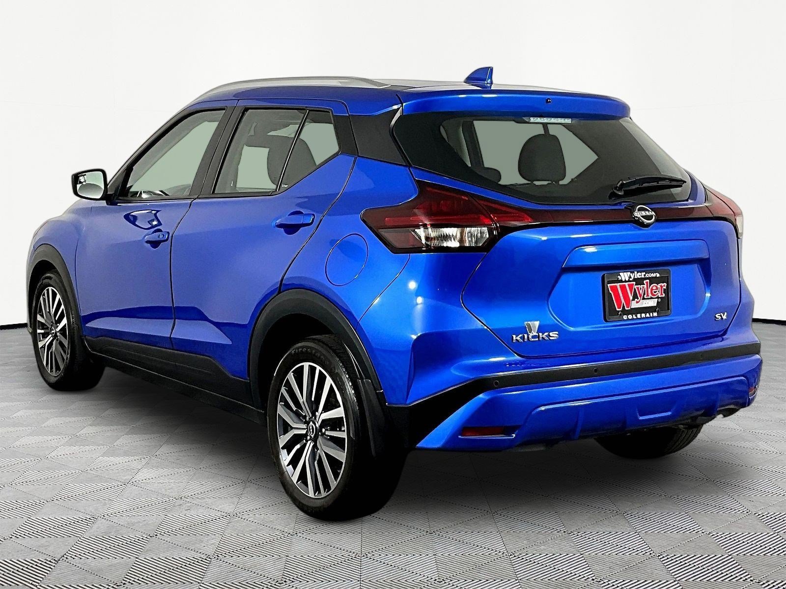 Certified 2023 Nissan Kicks SV FWD image 4