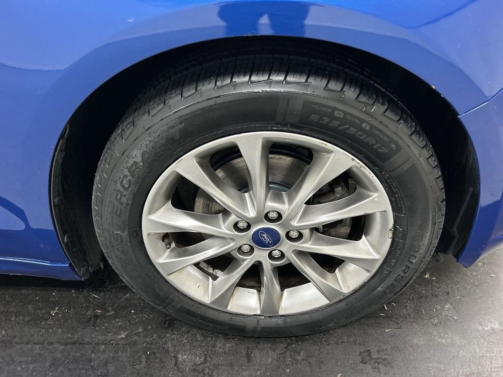 Used 2017 Ford Fusion SE FWD image 7
