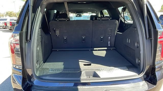 Used 2025 Chevrolet Suburban Z71 AWD/4WD image 32