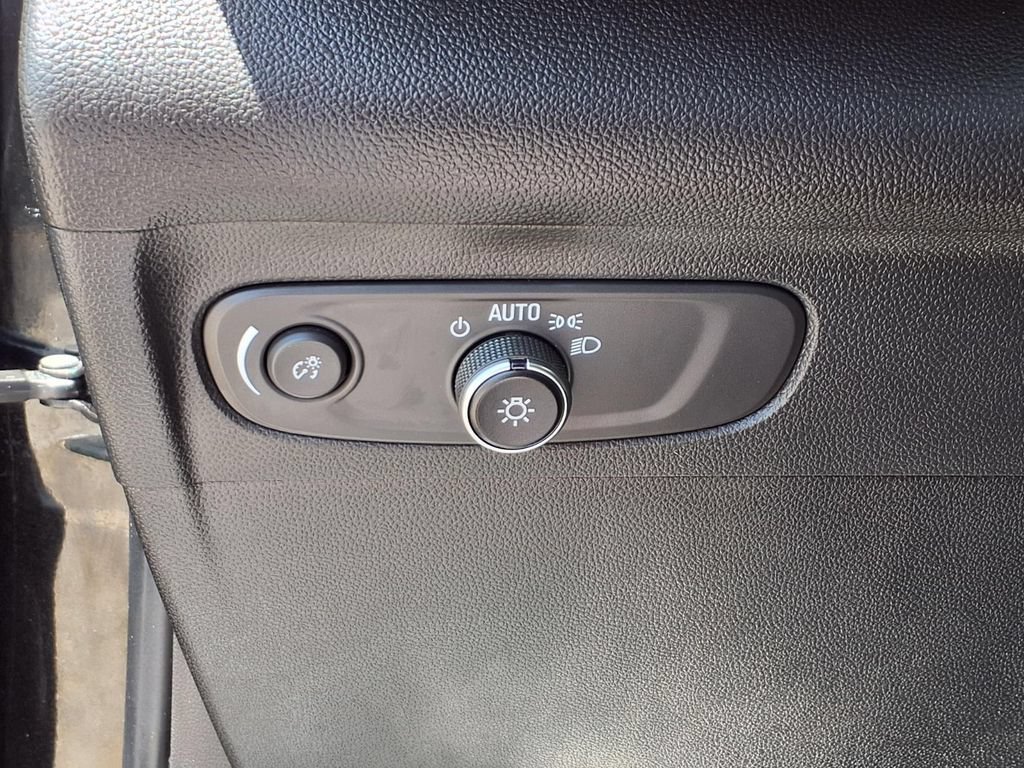 Certified 2023 Buick Envision Preferred FWD image 14