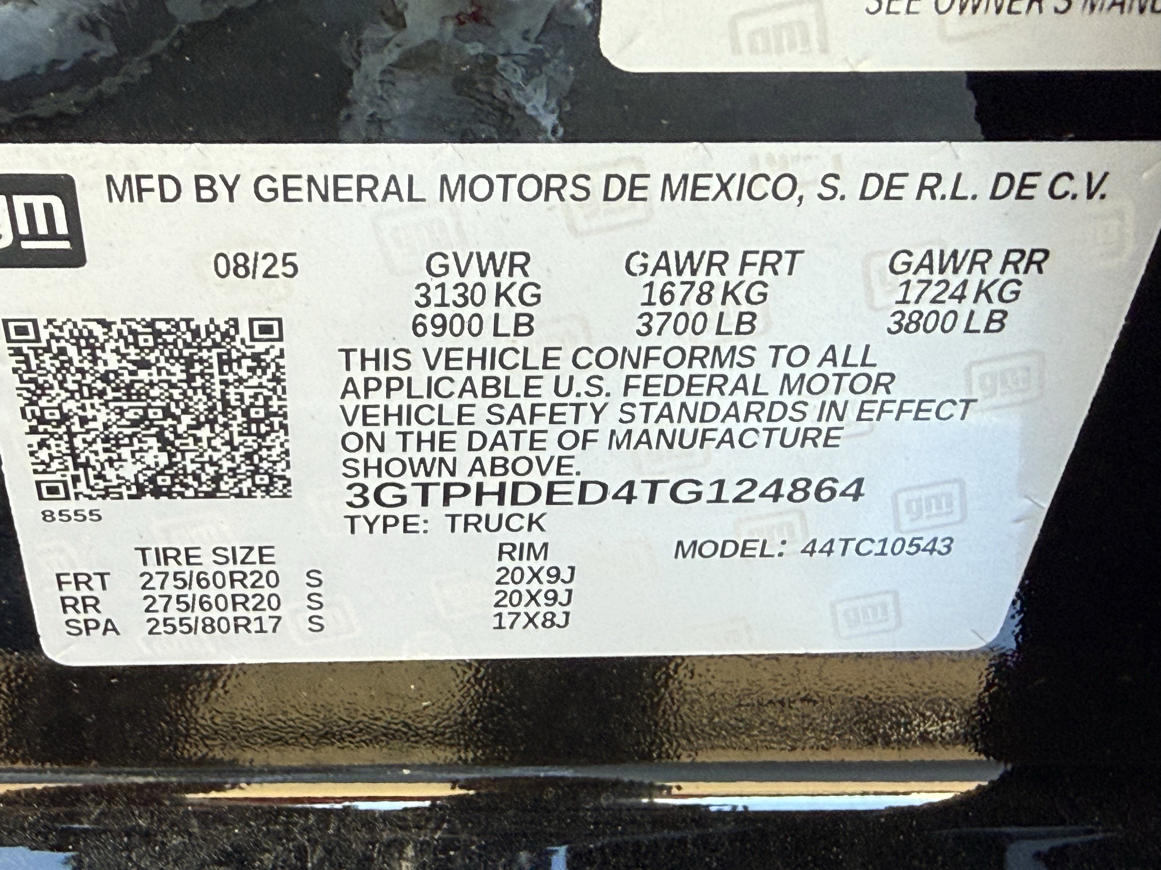 New 2026 GMC Sierra 1500 SLT image 17