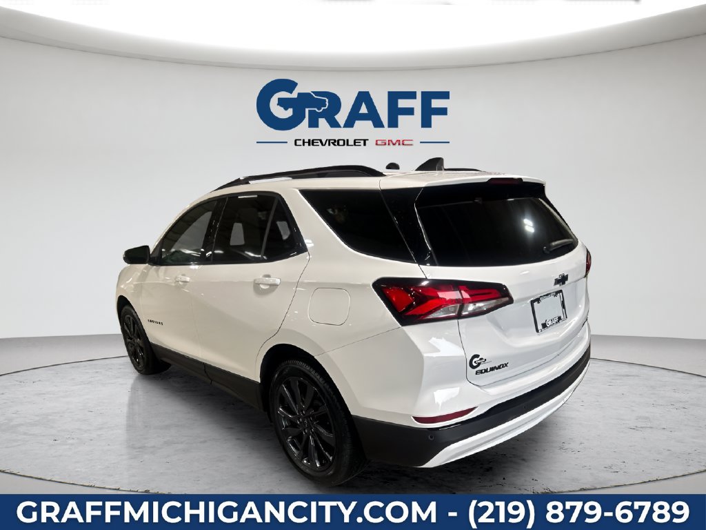 Used 2024 Chevrolet Equinox RS w/ RS Leather Package AWD/4WD image 3