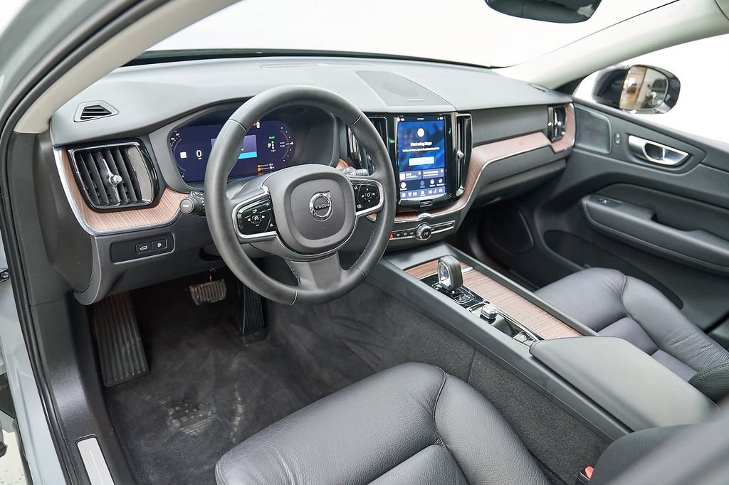 Certified 2024 Volvo XC60 T8 Plus AWD/4WD image 12