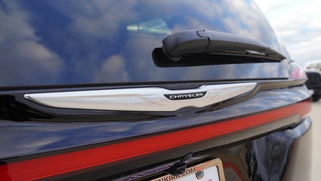 New 2026 Chrysler Pacifica Select image 12
