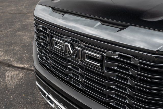Used 2024 GMC Sierra 1500 Denali Ultimate image 12