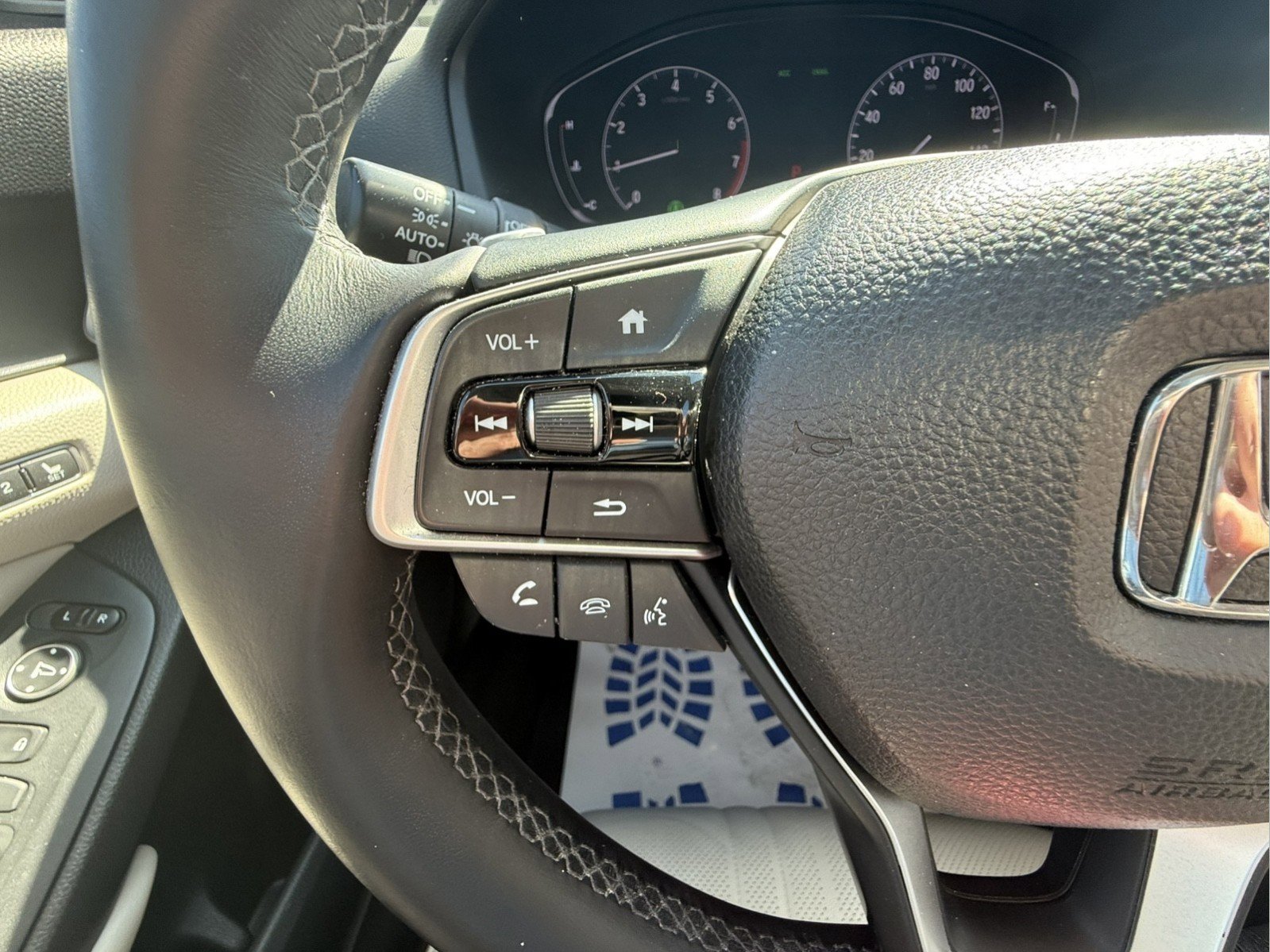 Used 2018 Honda Accord Touring image 21