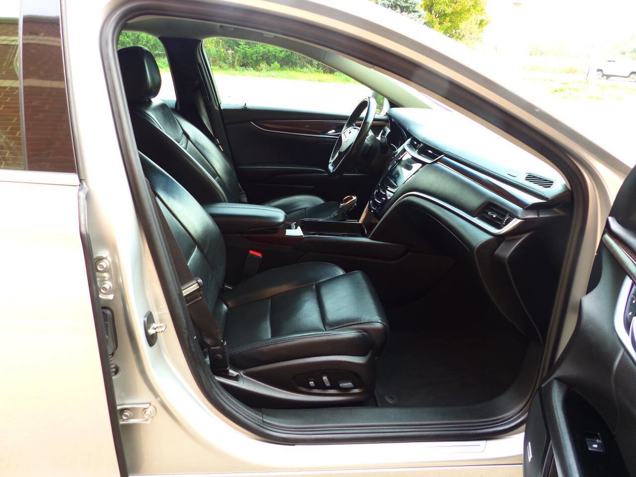 Used 2017 Cadillac XTS Luxury image 45