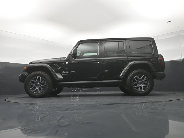 Used 2024 Jeep Wrangler Unlimited Sahara w/ Dual Top Group AWD/4WD image 21
