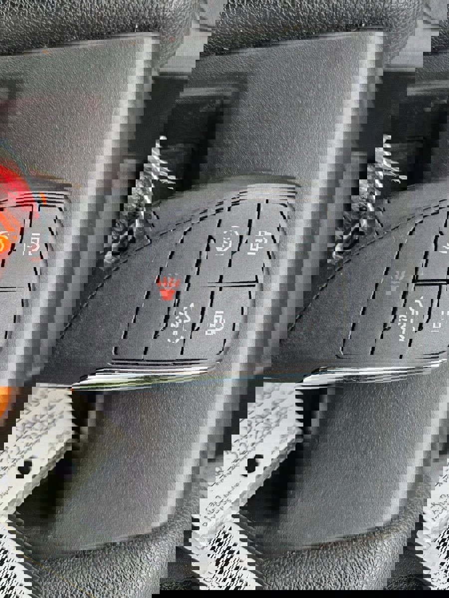 Used 2025 GMC Sierra 2500 SLE w/ SLE Convenience Package image 27