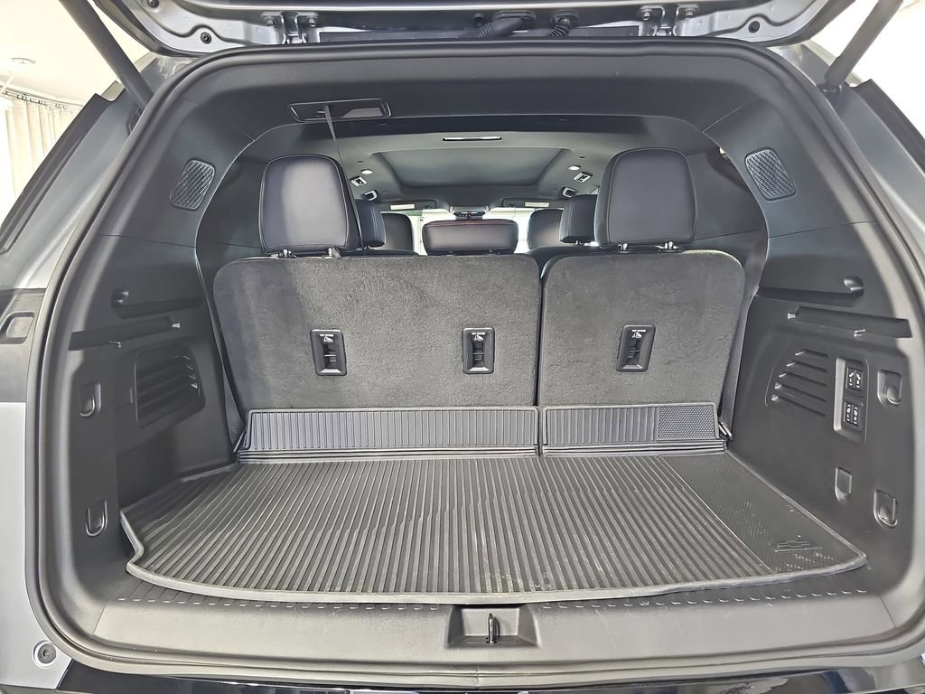 Certified 2025 Chevrolet Traverse RS w/ LPO, Floor Liner Package image 17