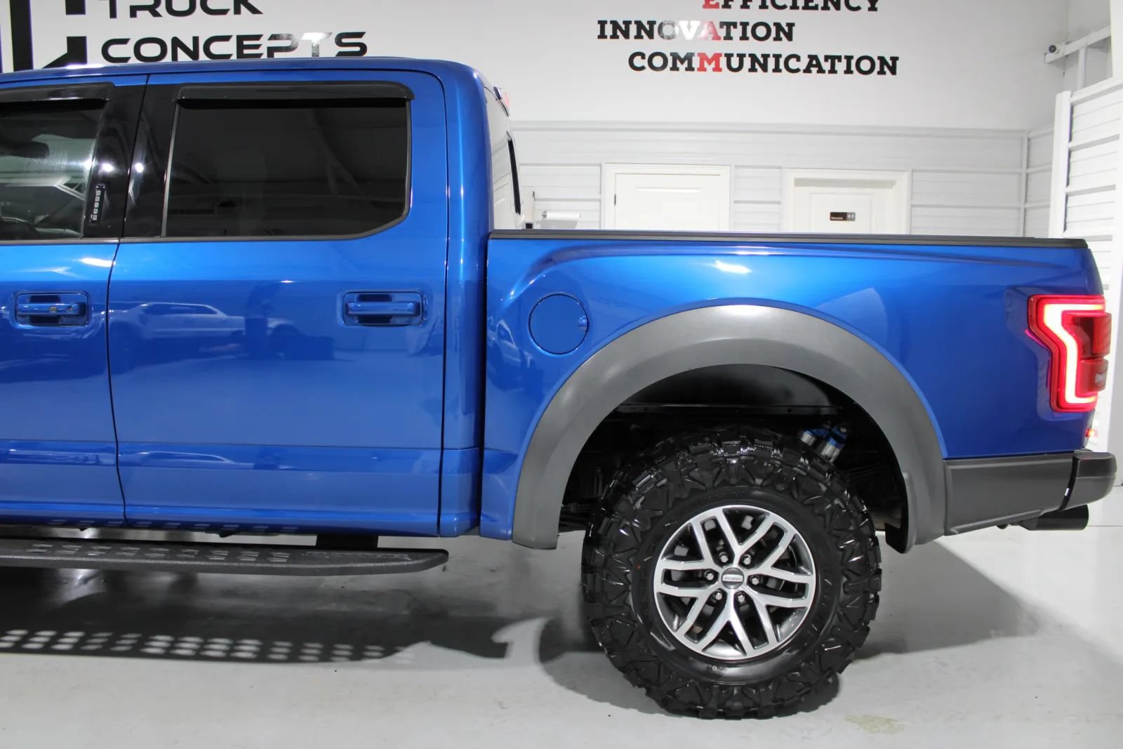 Used 2018 Ford F150 Raptor w/ Equipment Group 802A Luxury AWD/4WD image 47