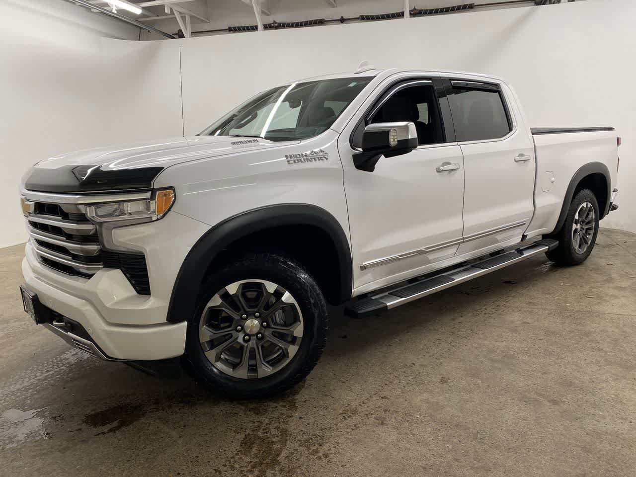 Used 2024 Chevrolet Silverado 1500 High Country w/ Technology Package AWD/4WD image 1