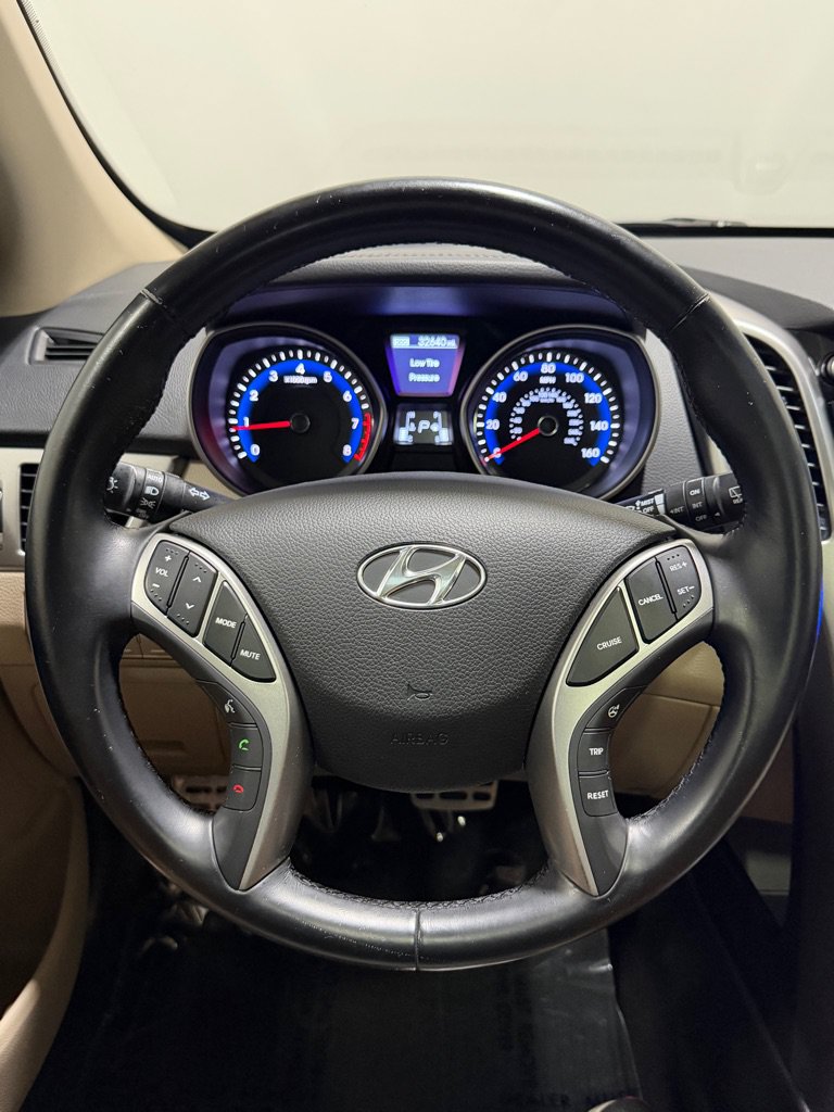 Used 2013 Hyundai Elantra GT w/ Tech Pkg FWD image 15
