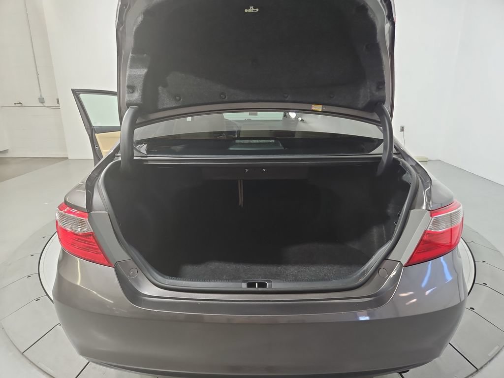 Used 2016 Toyota Camry LE FWD image 22