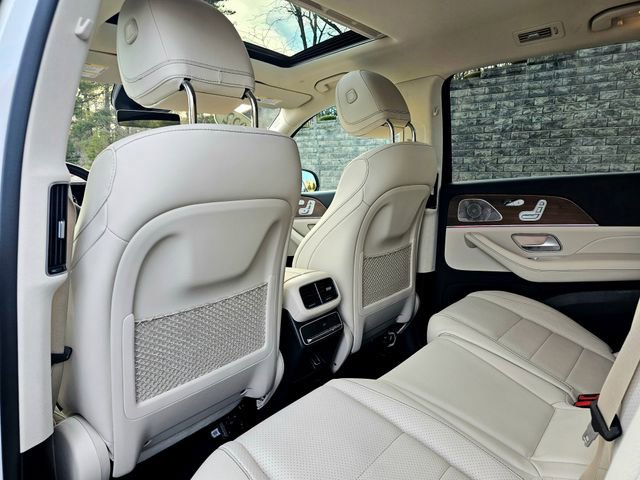Used 2022 Mercedes-Benz GLS 450 4MATIC image 27