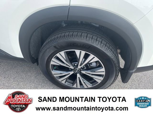 Used 2023 Nissan Rogue SV FWD image 11