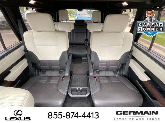 Used 2023 Toyota Sequoia Capstone AWD/4WD image 15