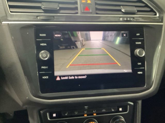 Used 2020 Volkswagen Tiguan SE w/ Panoramic Sunroof Package image 14