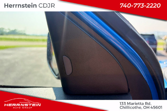 Used 2023 Nissan Kicks S FWD image 13