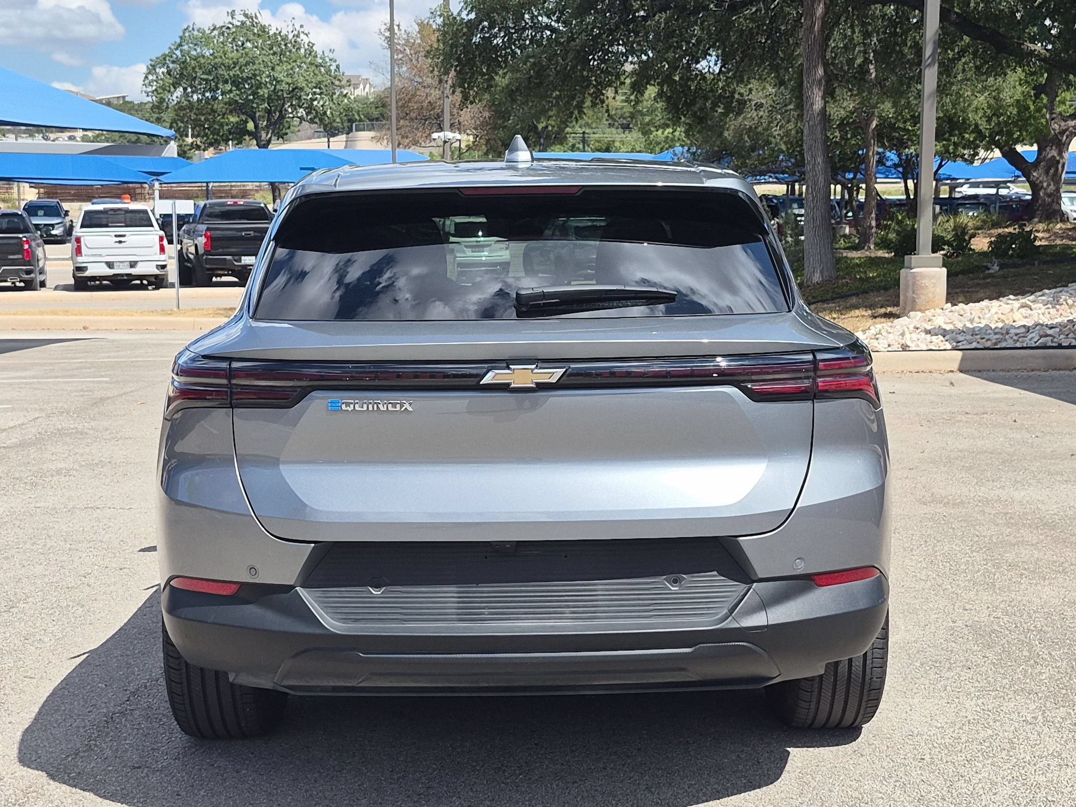 Used 2025 Chevrolet Equinox EV LT FWD image 4