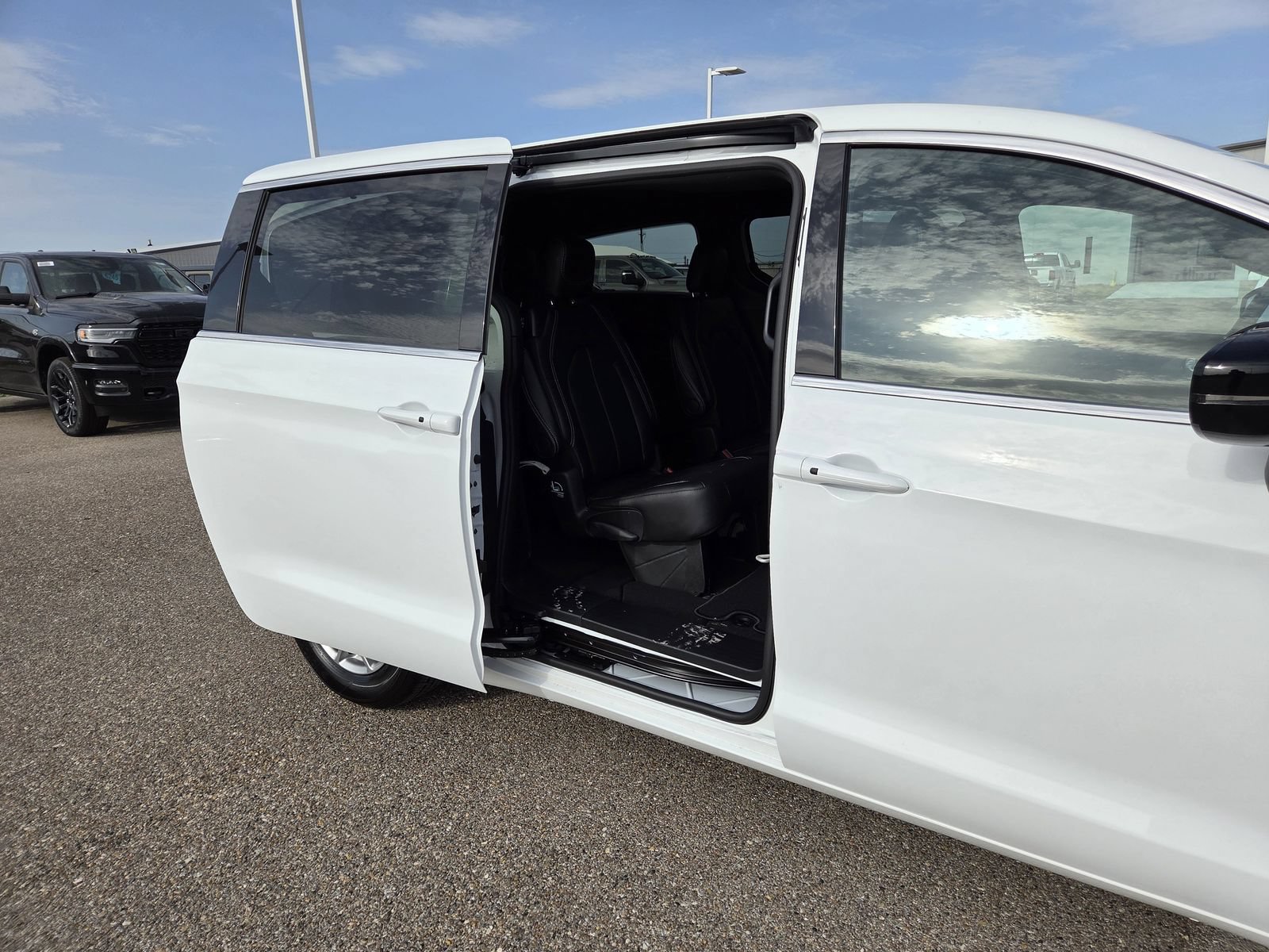 New 2026 Chrysler Voyager LX FWD image 15