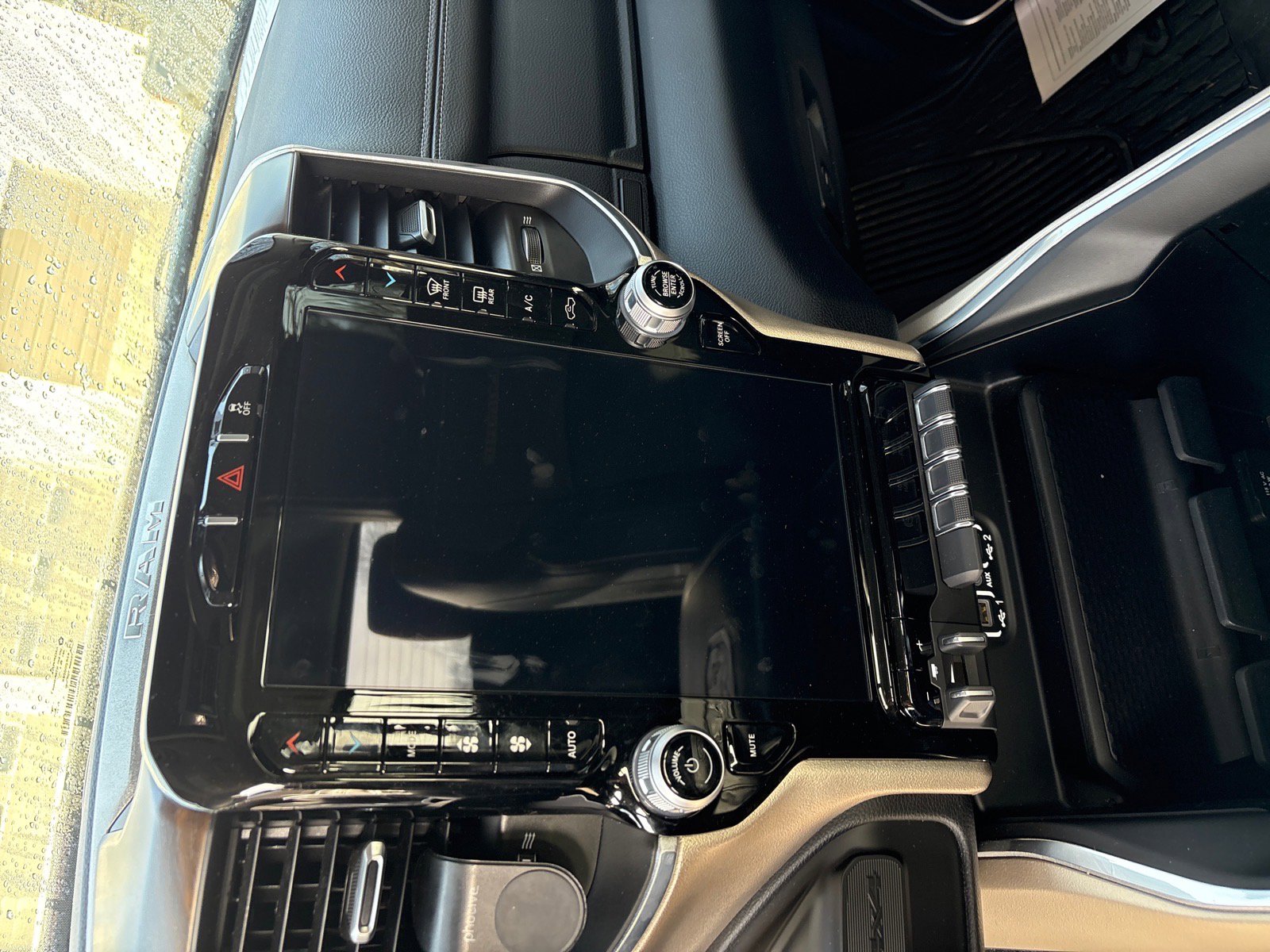 Used 2024 RAM 3500 Laramie image 9