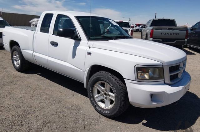 Used 2011 Dodge Dakota Big Horn w/ Skid Plate Group AWD/4WD image 1