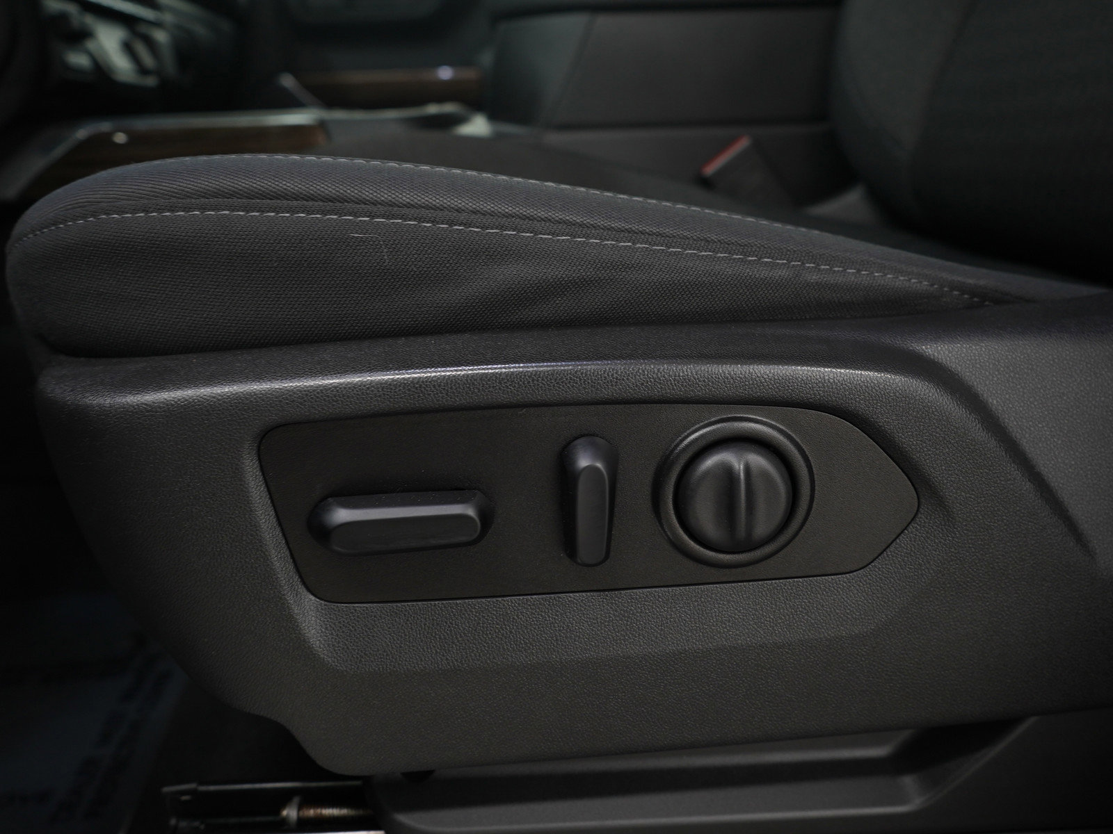 Used 2020 Chevrolet Silverado 1500 RST image 23