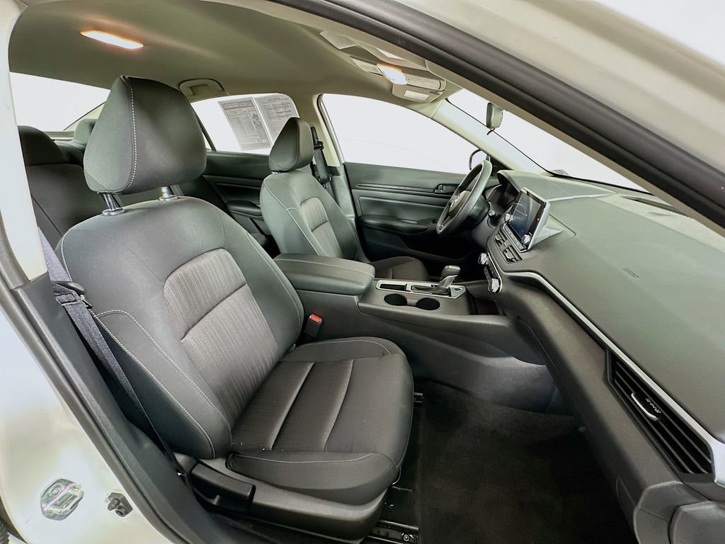 Certified 2025 Nissan Altima 2.5 S FWD image 34