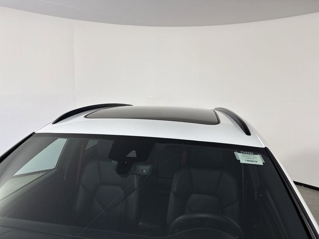 Certified 2020 Porsche Macan GTS AWD/4WD image 17