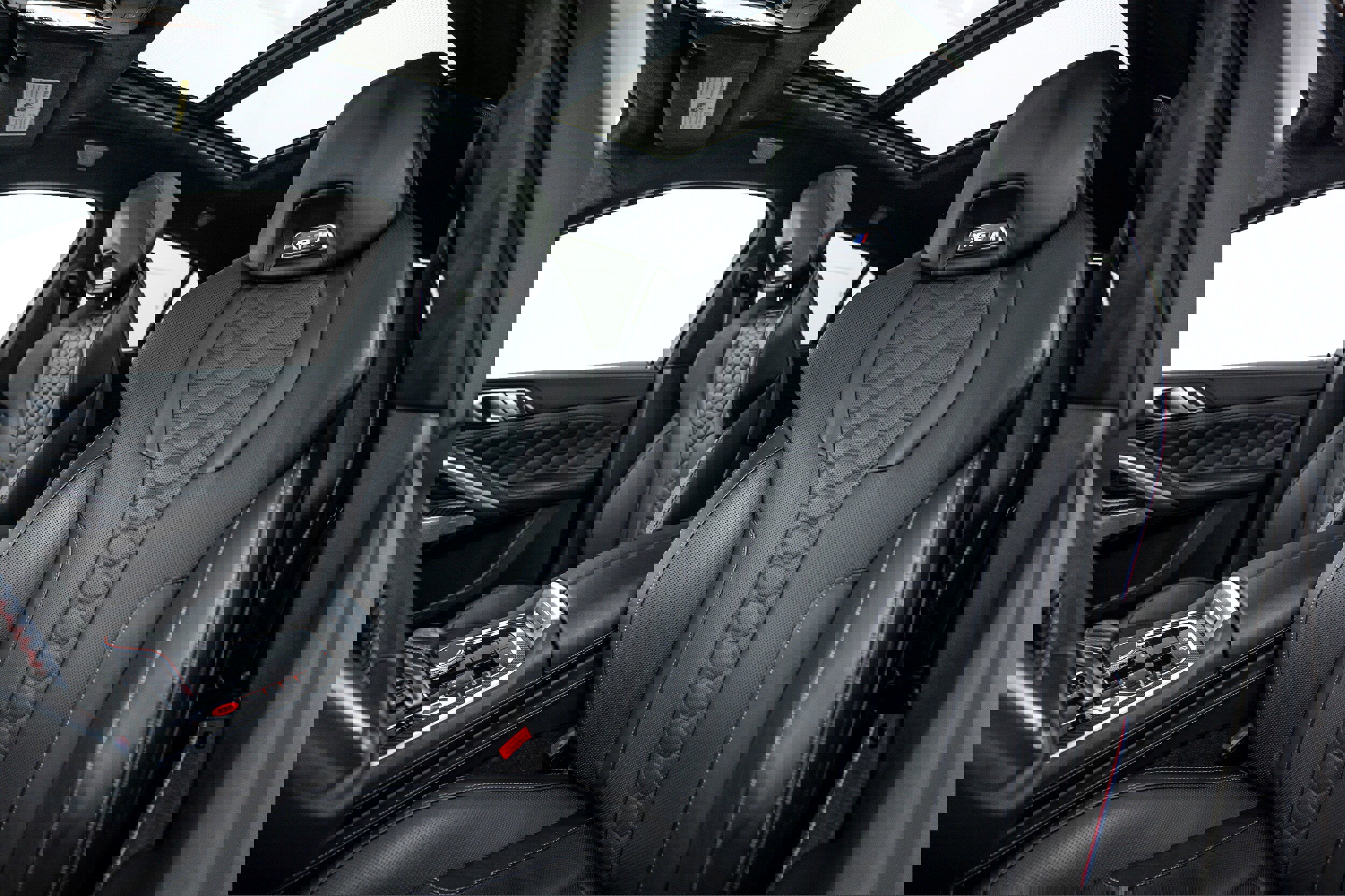 Used 2025 BMW X6 M Competition w/ Executive Package image 18