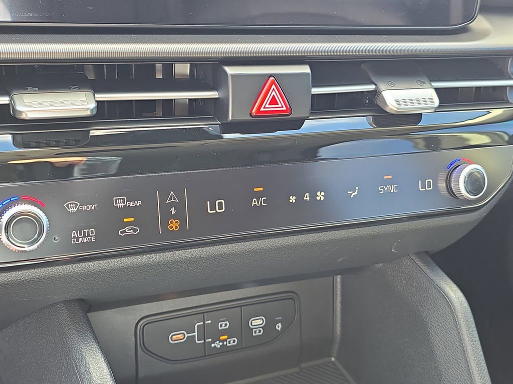 New 2026 Kia Sportage EX w/ EX Panorama Roof Package image 28