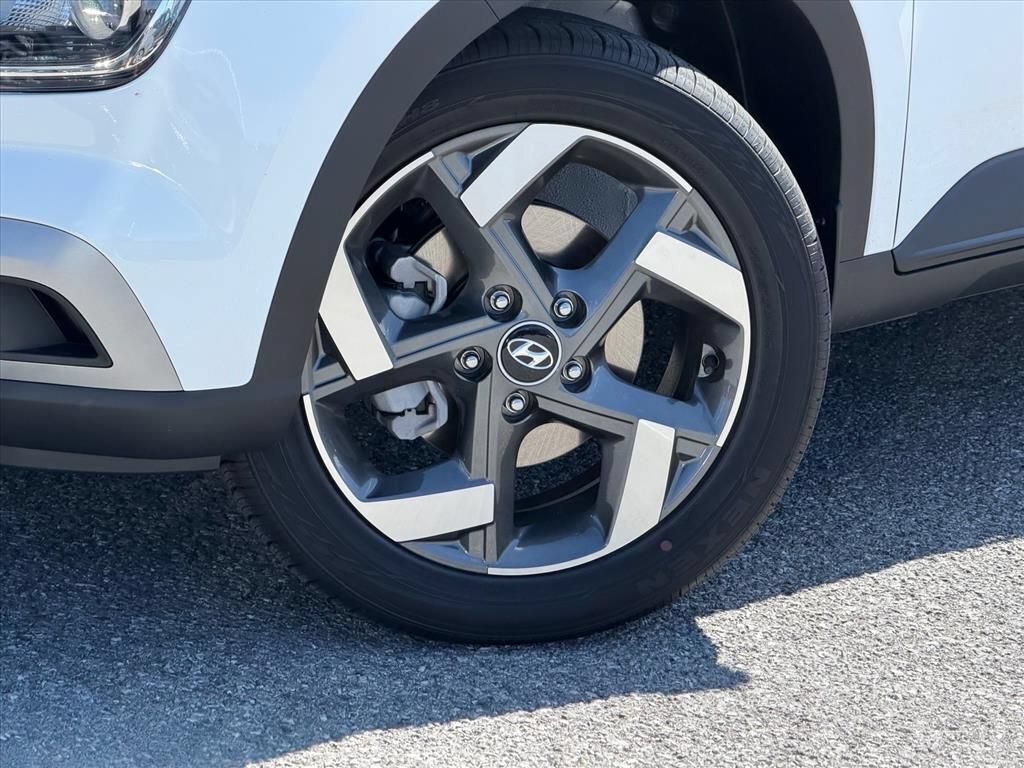 New 2026 Hyundai Venue SEL FWD image 25