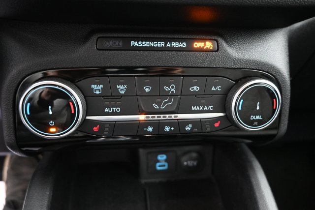 Used 2022 Ford Escape SE w/ SE Sport Appearance Package FWD image 35