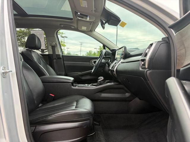 Used 2021 Kia Sorento EX w/ Panoramic Sunroof Package AWD/4WD image 14
