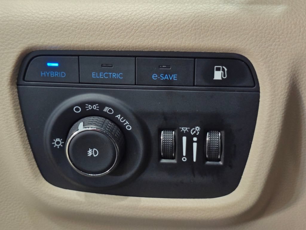 Used 2024 Jeep Grand Cherokee Limited 4xe AWD/4WD image 14
