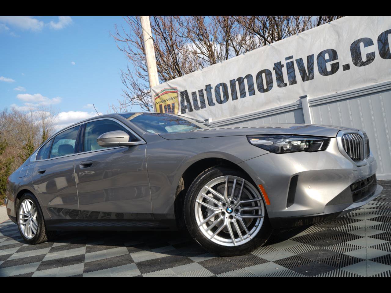 Used 2024 BMW 530i xDrive 530i xDrive Sedan w/ Convenience Package video 1