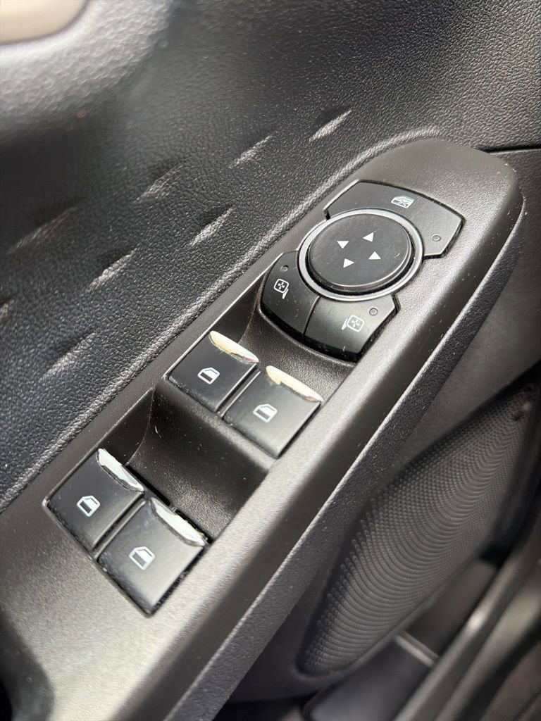 Used 2020 Ford Escape SEL image 6