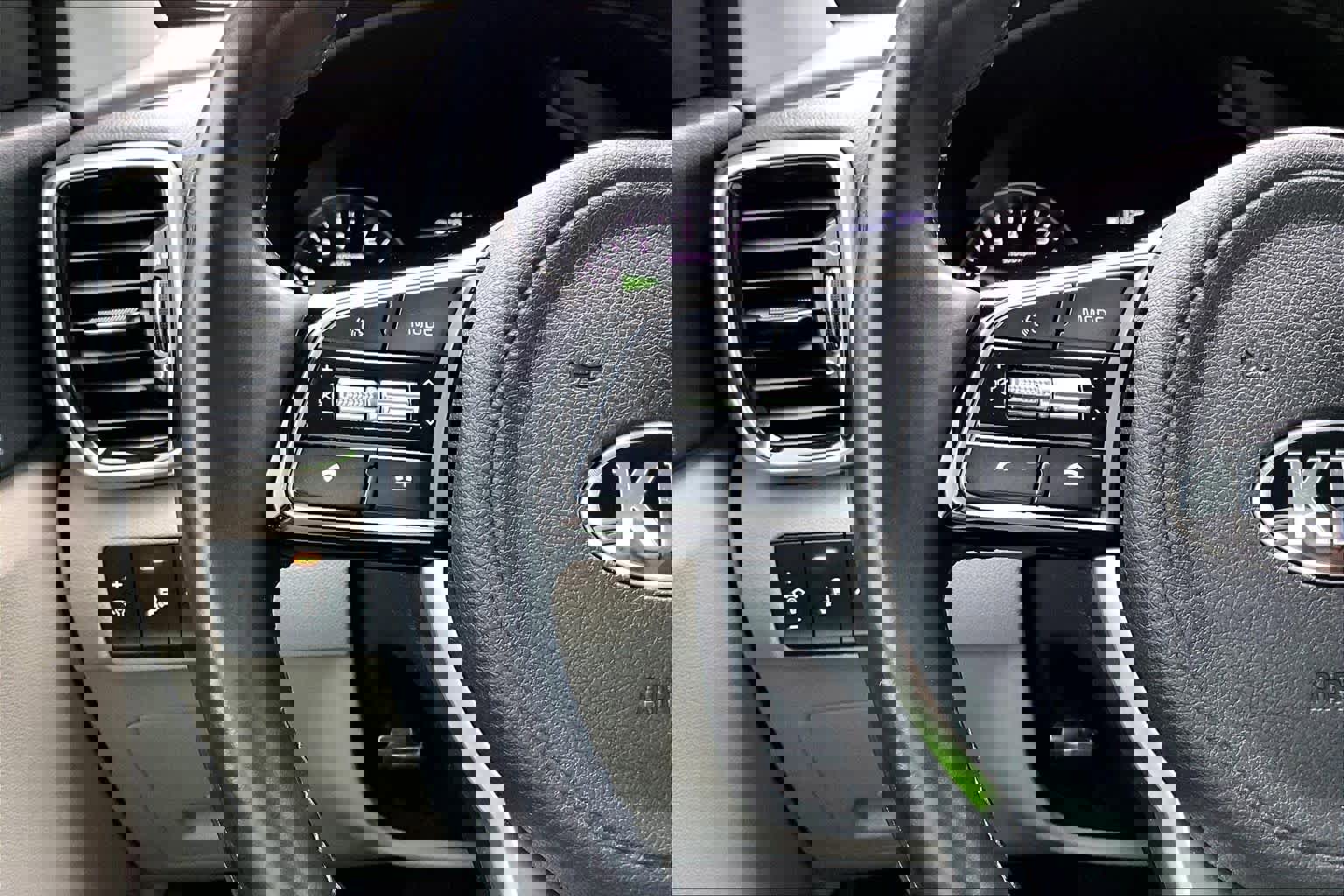 Used 2020 Kia Sportage EX image 48