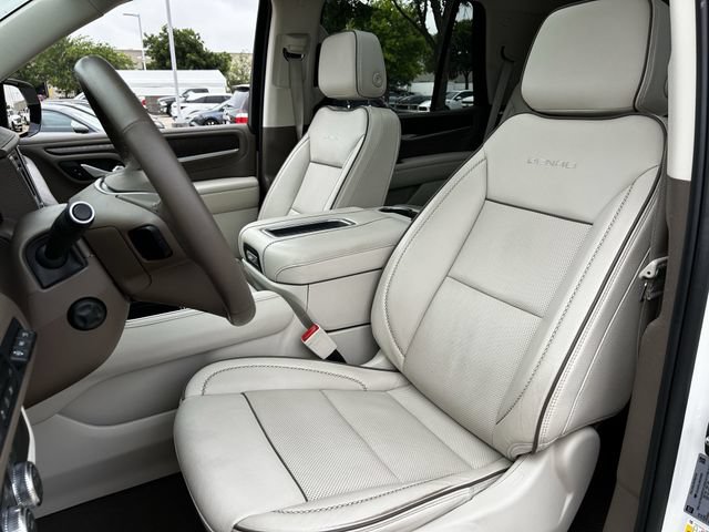 Used 2022 GMC Yukon Denali AWD/4WD image 30
